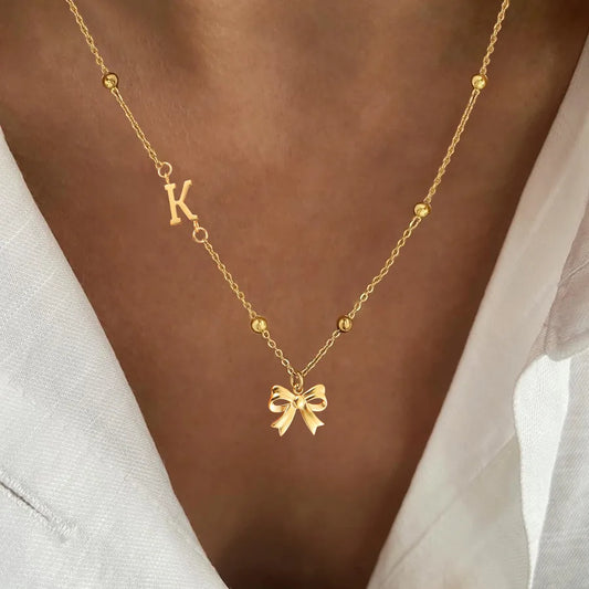 Goldkette mit Schleife & Initiale