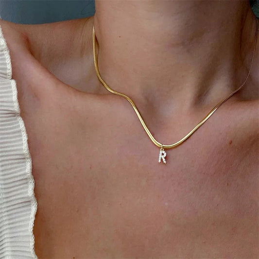 Simple Buchstabenkette vergoldet